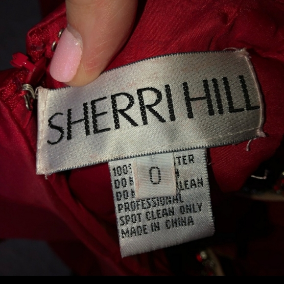 Red Sherri Hill Formal or Prom Dress size 0 - Picture 6 of 6